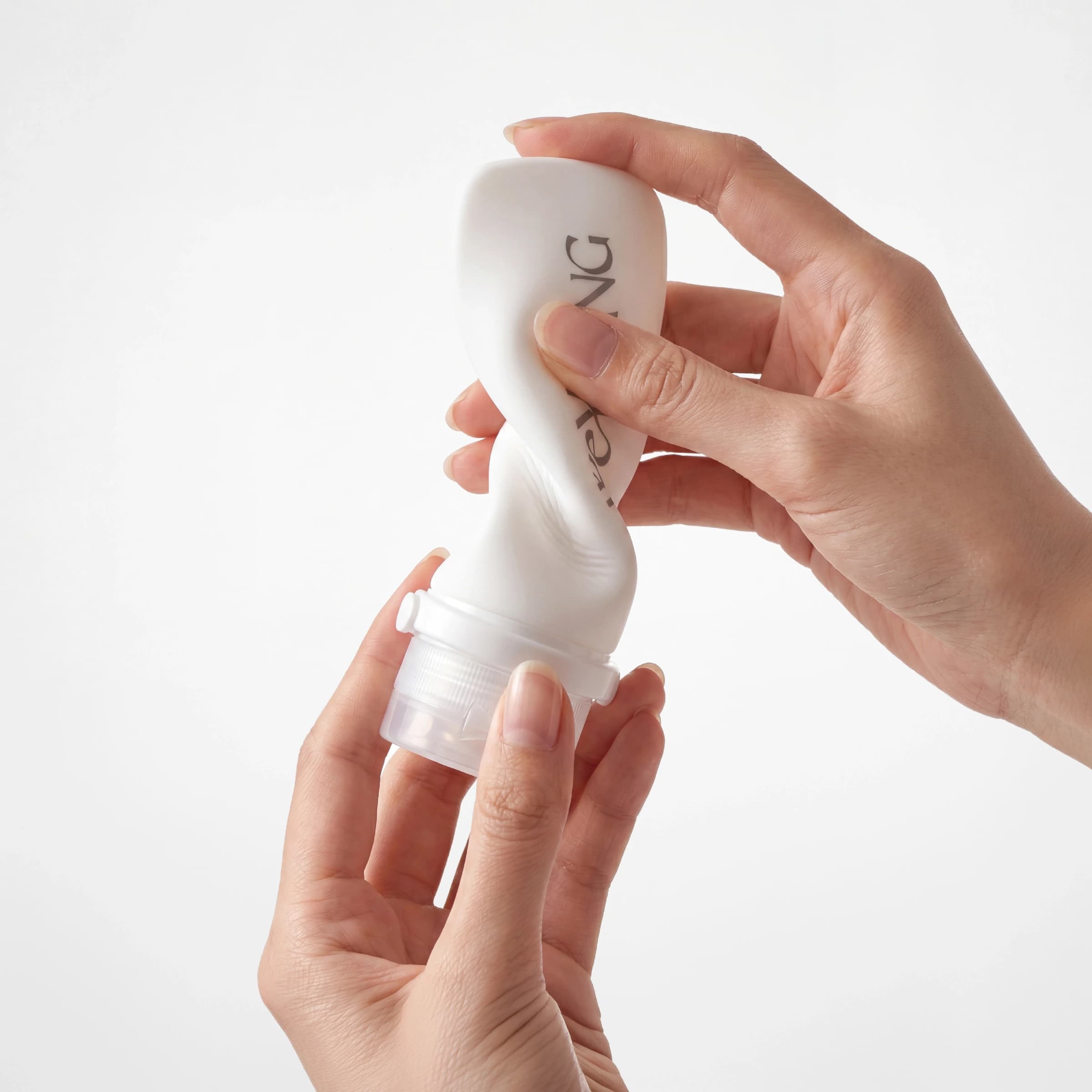 weYOUNG Silicon Travel Bottle 